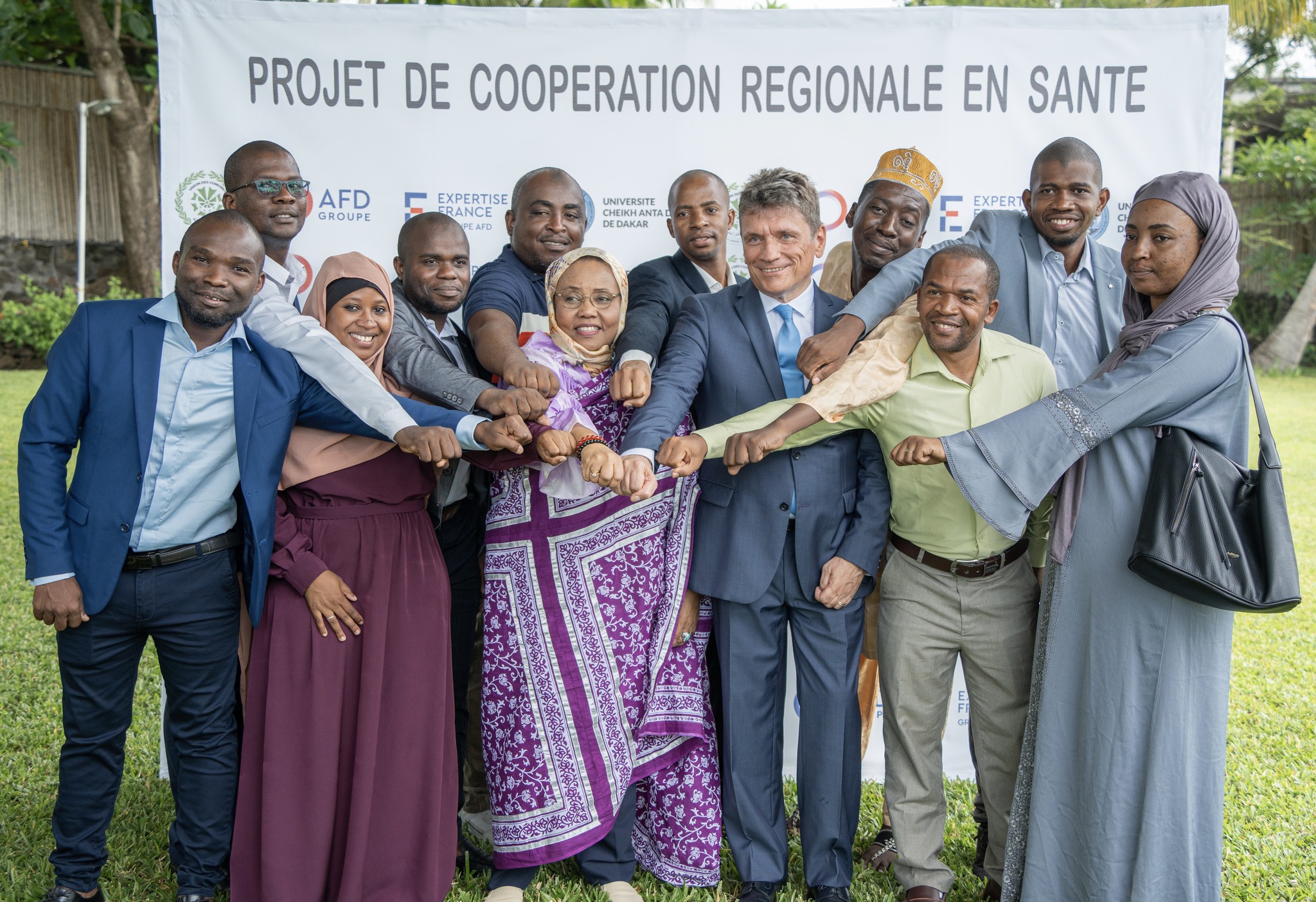 image 10 médecins généralistes boursiers partent à Dakar